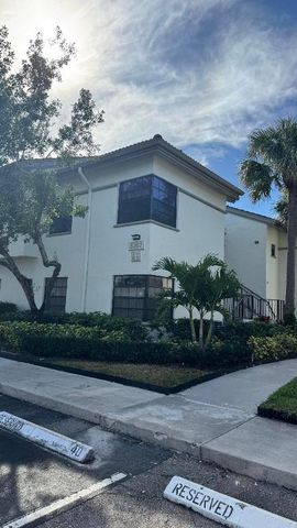 5267 Europa Drive N, Boynton Beach, FL 33437