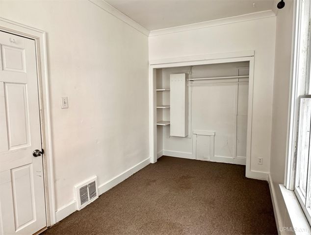 311 W Brown Street, Iron Mountain, MI 49801