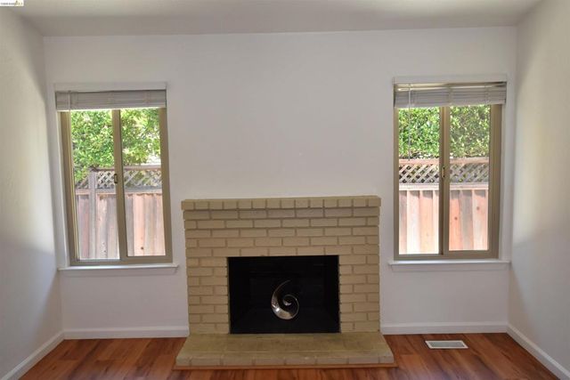 5551 Guadalupe Ct, Concord, CA 94521