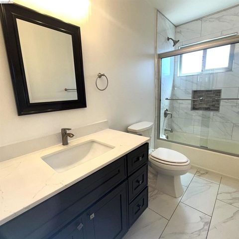 5551 Guadalupe Ct, Concord, CA 94521