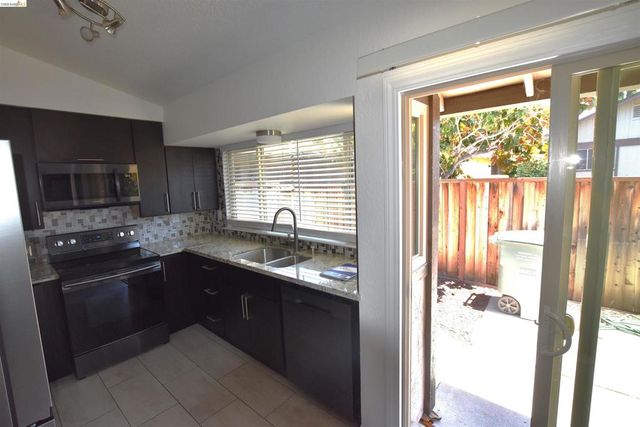 5551 Guadalupe Ct, Concord, CA 94521