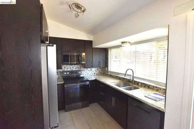 5551 Guadalupe Ct, Concord, CA 94521