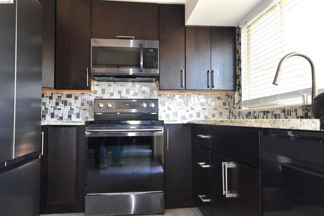5551 Guadalupe Ct, Concord, CA 94521