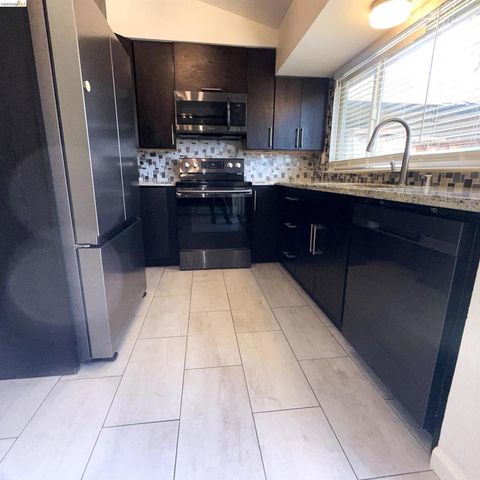 5551 Guadalupe Ct, Concord, CA 94521