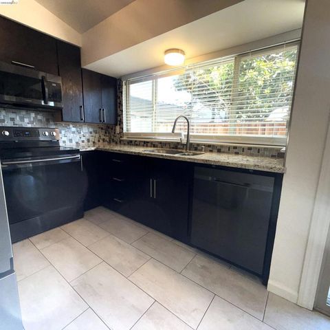 5551 Guadalupe Ct, Concord, CA 94521