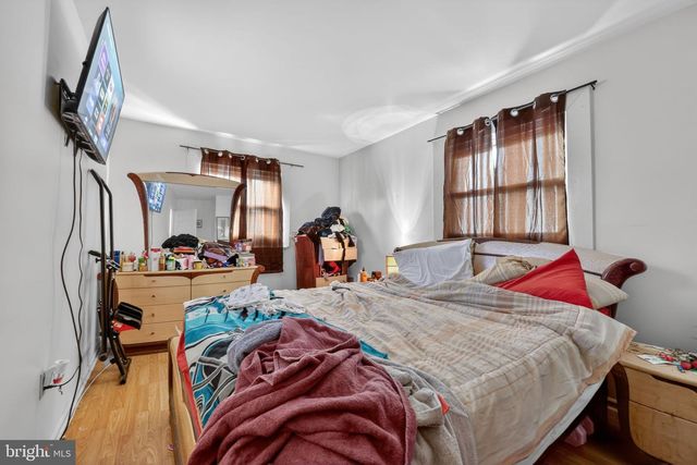 2406 TOWNSHIP LINE, Havertown, PA 19083