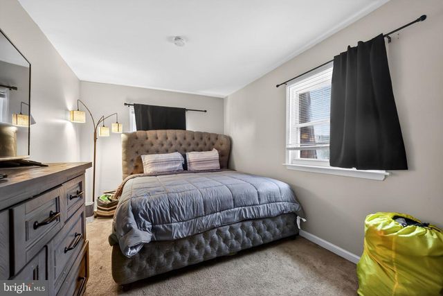 2406 TOWNSHIP LINE, Havertown, PA 19083