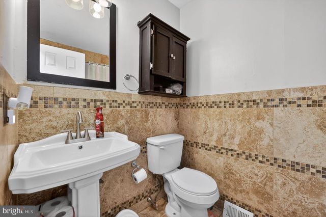 2406 TOWNSHIP LINE, Havertown, PA 19083