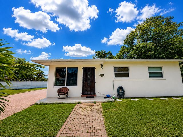 3300 SW 32ND Court, West Park, FL 33023