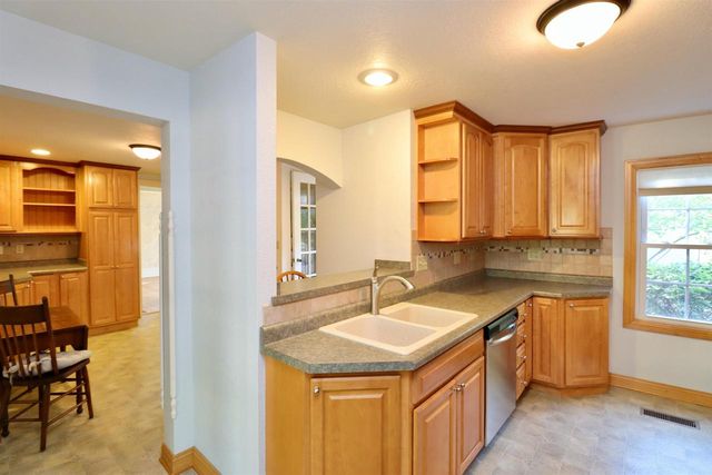 2331 W St Lawrence Avenue, Beloit, WI 53511