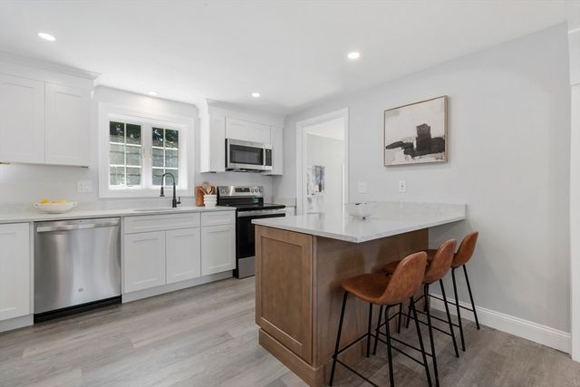 14 Brown Drive, Walpole, MA 02081