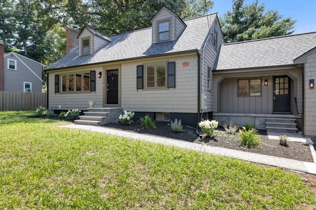 14 Brown Drive, Walpole, MA 02081