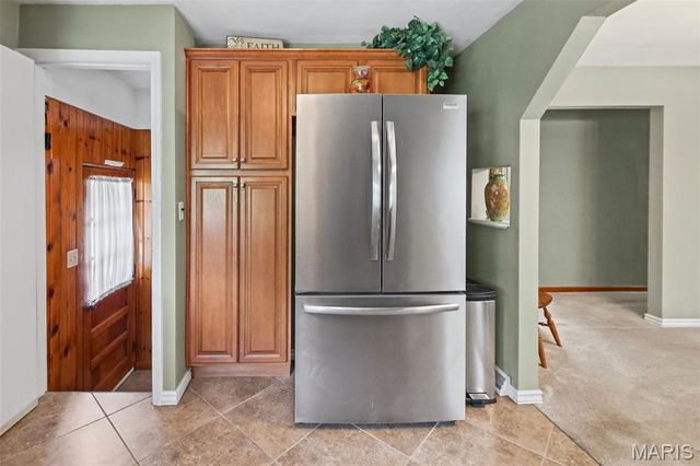 110 E Country Lane, Collinsville, IL 62234