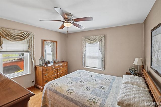 110 E Country Lane, Collinsville, IL 62234