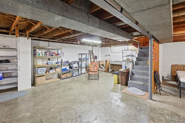 110 E Country Lane, Collinsville, IL 62234
