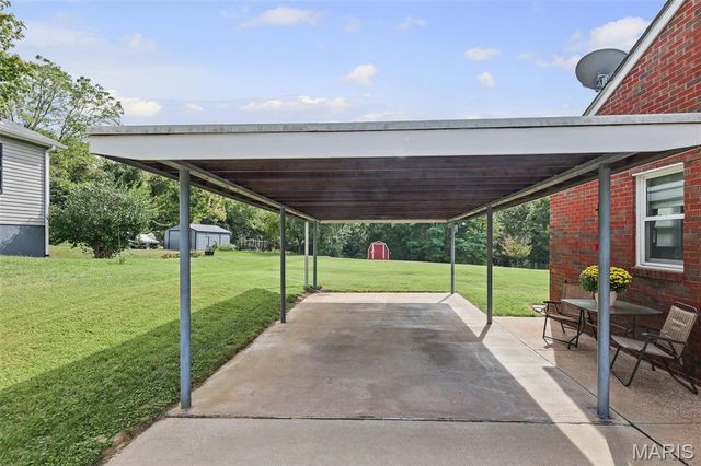 110 E Country Lane, Collinsville, IL 62234