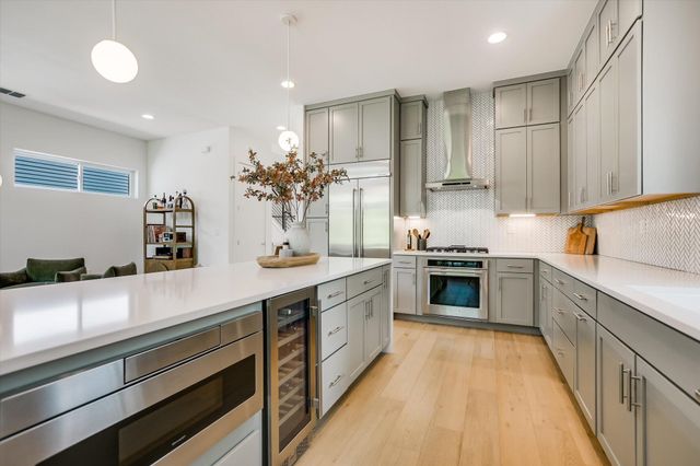 900 S 2nd ST 6, Austin, TX 78704