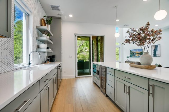 900 S 2nd ST 6, Austin, TX 78704