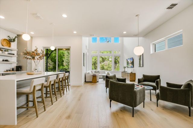 900 S 2nd ST 6, Austin, TX 78704