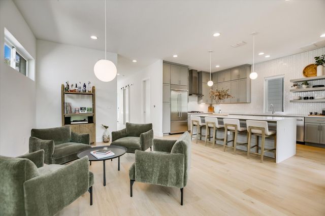 900 S 2nd ST 6, Austin, TX 78704