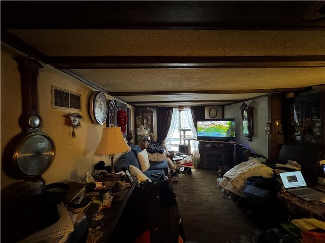 819 Howes Run Rd, Fawn Twp, PA 15084