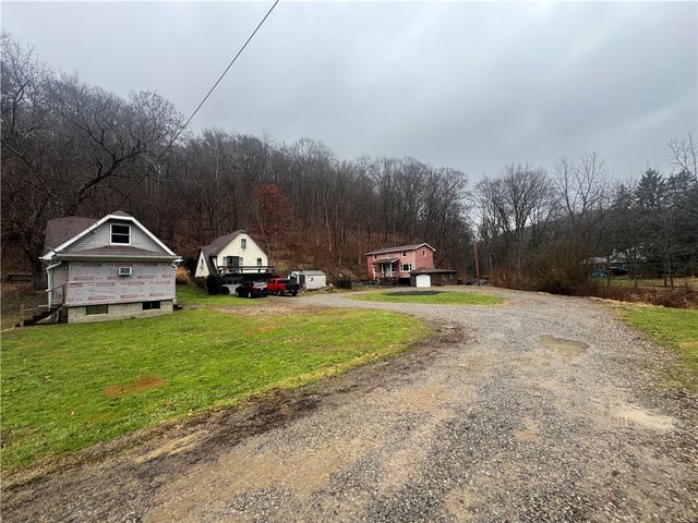 819 Howes Run Rd, Fawn Twp, PA 15084