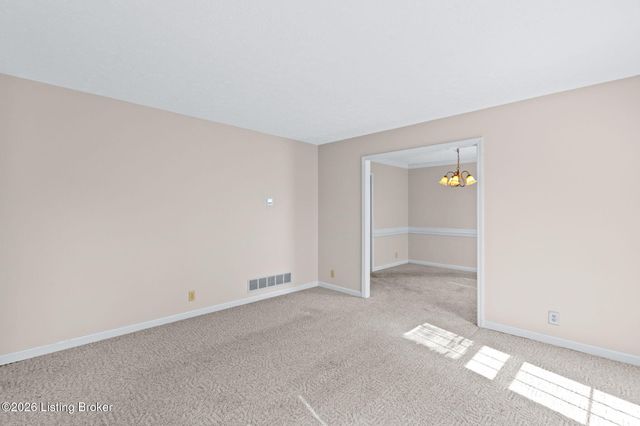 4908 Jerry Dr, Shepherdsville, KY 40165