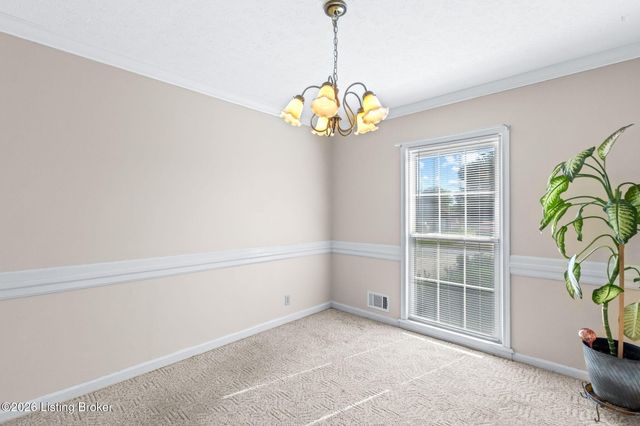 4908 Jerry Dr, Shepherdsville, KY 40165