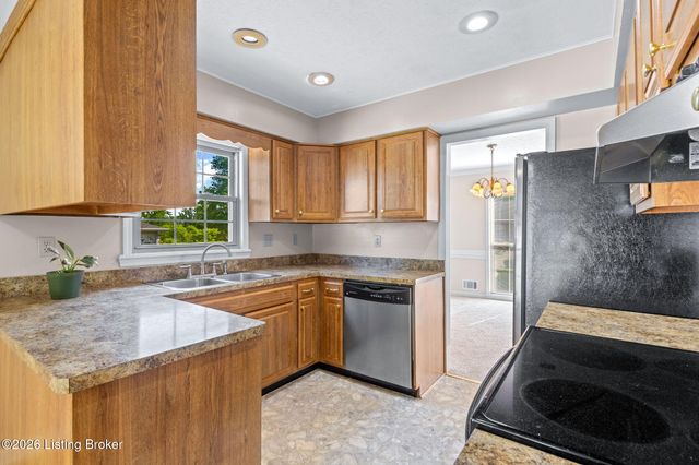 4908 Jerry Dr, Shepherdsville, KY 40165