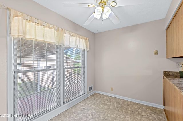 4908 Jerry Dr, Shepherdsville, KY 40165