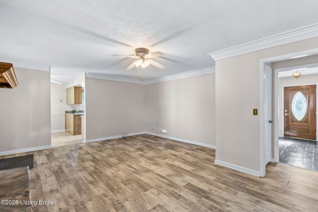 4908 Jerry Dr, Shepherdsville, KY 40165