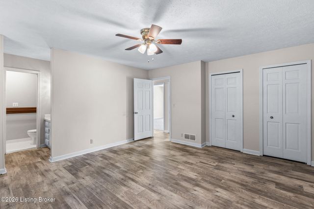 4908 Jerry Dr, Shepherdsville, KY 40165