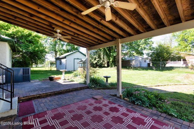 4908 Jerry Dr, Shepherdsville, KY 40165