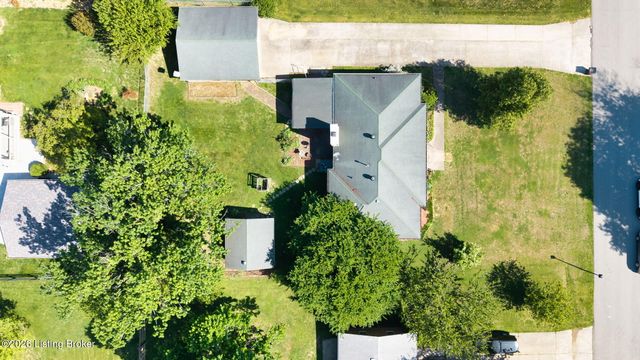 4908 Jerry Dr, Shepherdsville, KY 40165