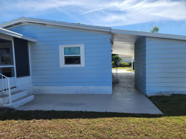 8215 Caper Lane, Port St. Lucie, FL 34952