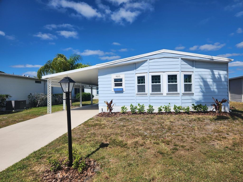 8215 Caper Lane, Port St. Lucie, FL 34952