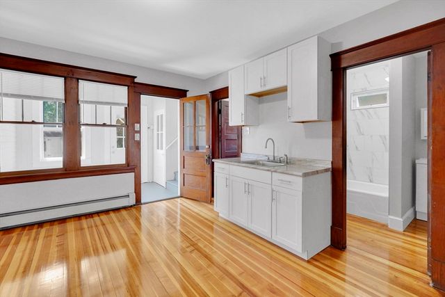 157 Sunnymeade Ave, Chicopee, MA 01020
