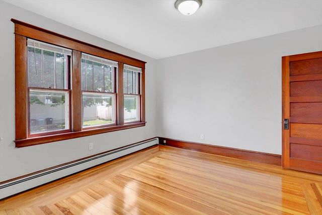 157 Sunnymeade Ave, Chicopee, MA 01020