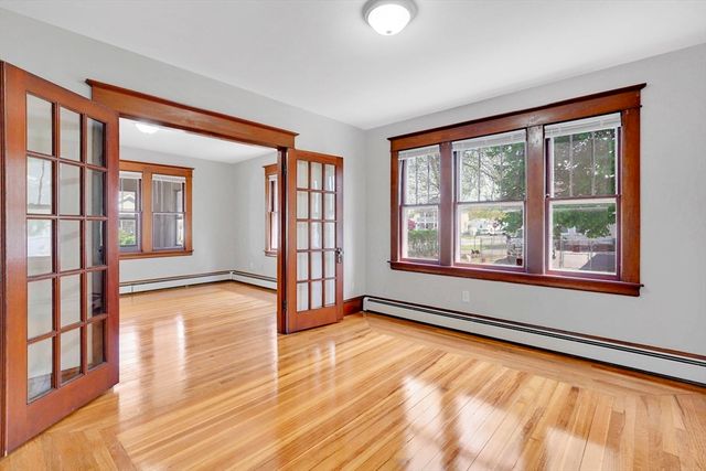157 Sunnymeade Ave, Chicopee, MA 01020