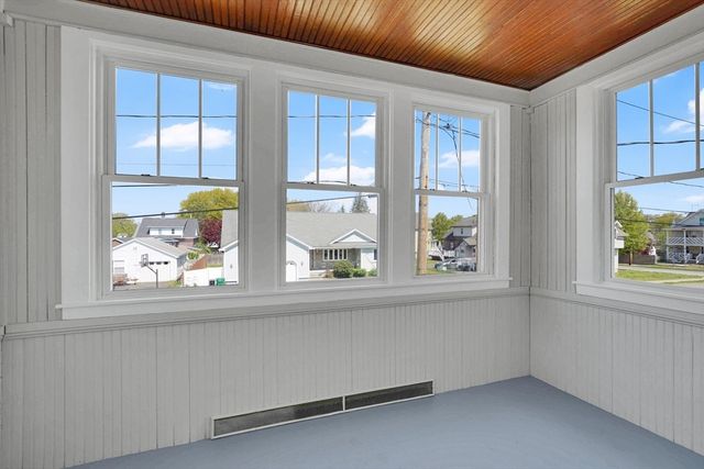 157 Sunnymeade Ave, Chicopee, MA 01020