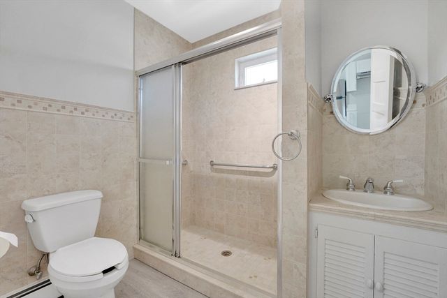 157 Sunnymeade Ave, Chicopee, MA 01020