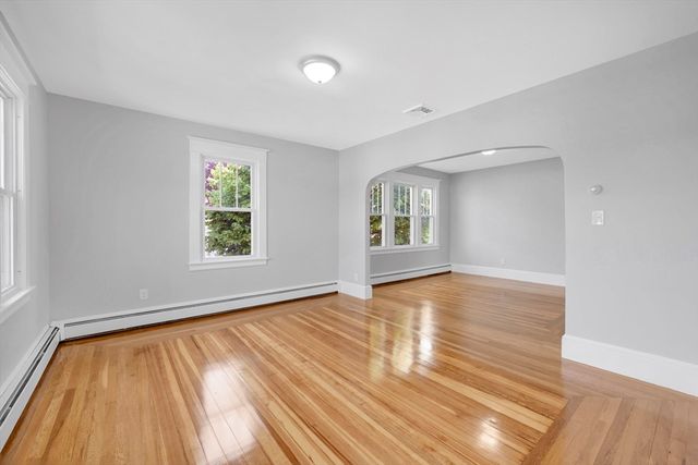 157 Sunnymeade Ave, Chicopee, MA 01020