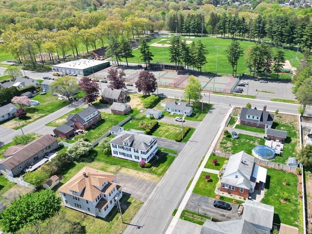 157 Sunnymeade Ave, Chicopee, MA 01020