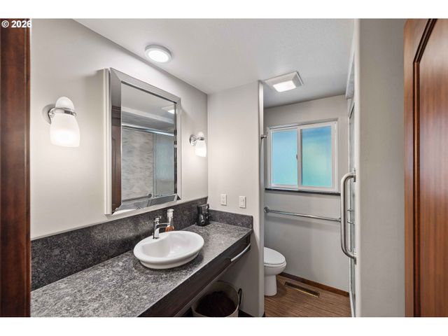 93961 BRIDGE VIEW Ln, North Bend, OR 97459