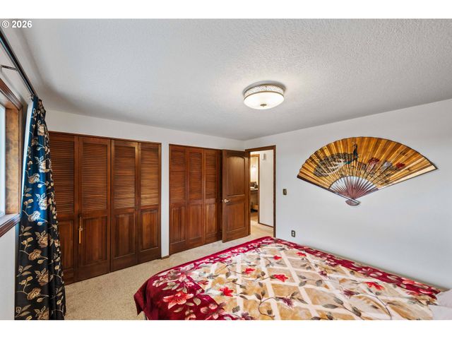 93961 BRIDGE VIEW Ln, North Bend, OR 97459