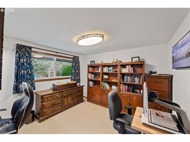 93961 BRIDGE VIEW Ln, North Bend, OR 97459