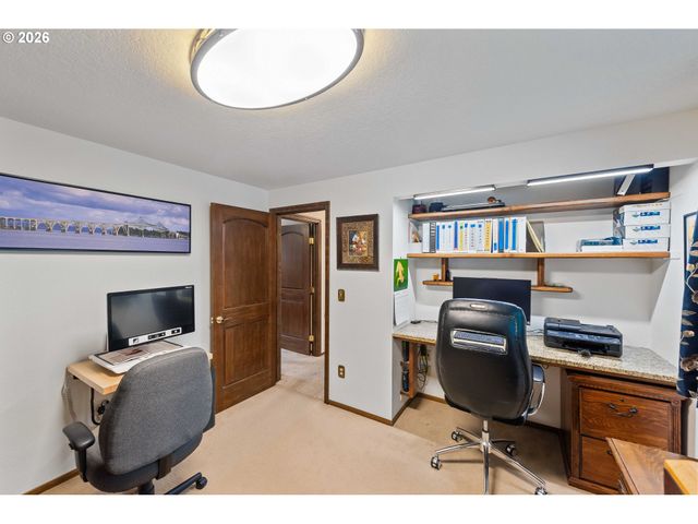 93961 BRIDGE VIEW Ln, North Bend, OR 97459