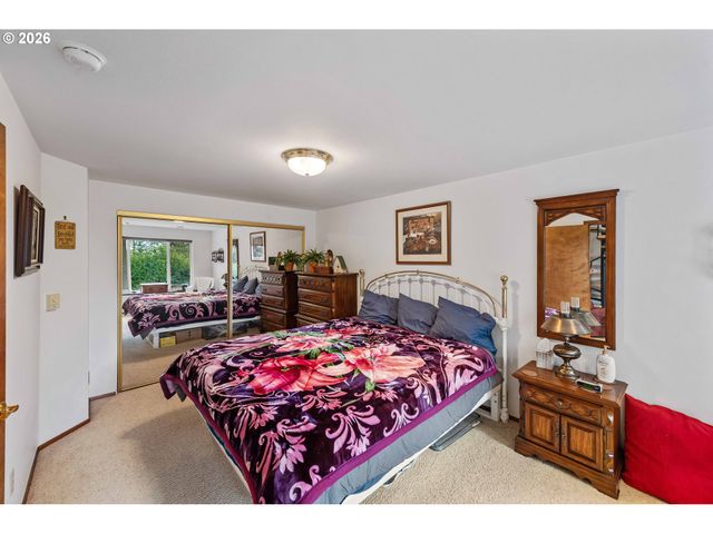 93961 BRIDGE VIEW Ln, North Bend, OR 97459