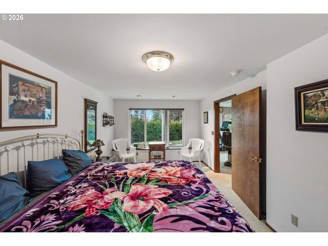 93961 BRIDGE VIEW Ln, North Bend, OR 97459