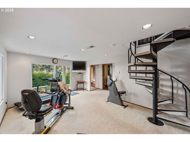 93961 BRIDGE VIEW Ln, North Bend, OR 97459